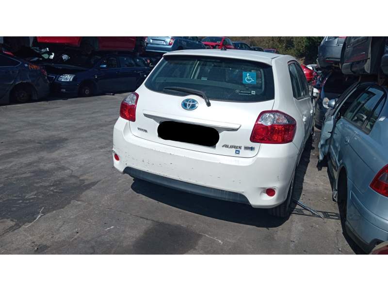 toyota auris (_e15_) del año 2011