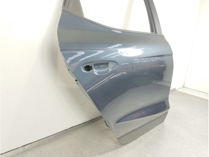 Recambio de puerta trasera derecha para seat arona xperience referencia OEM IAM 6F9833052E 6F9833312 