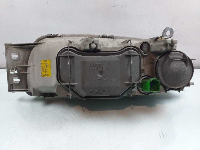 Recambio de faro derecho para ford fiesta berlina ghia referencia OEM IAM 96FG13005AG 0301049202 