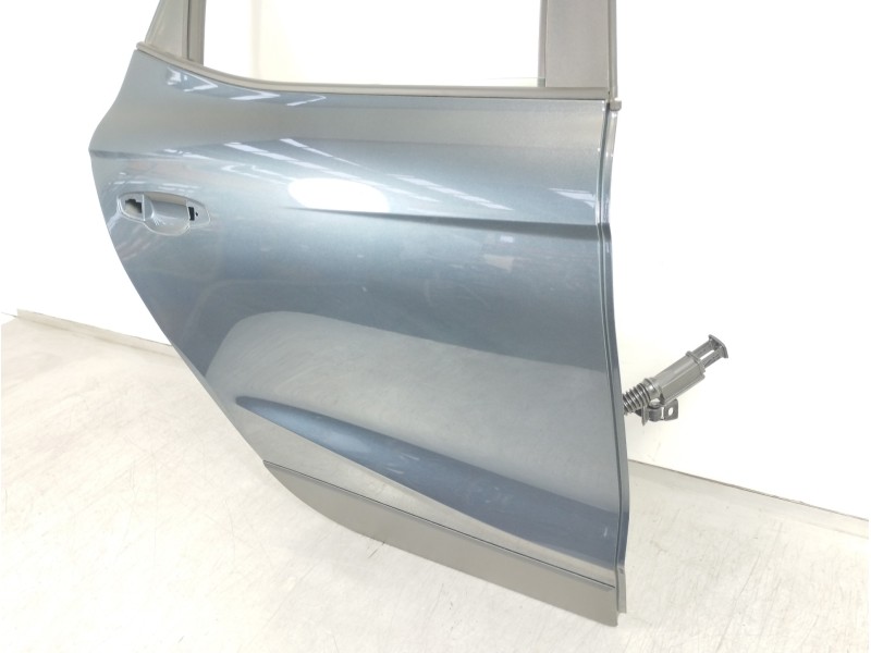 Recambio de puerta trasera derecha para seat arona xperience referencia OEM IAM 6F9833052E 6F9833312 
