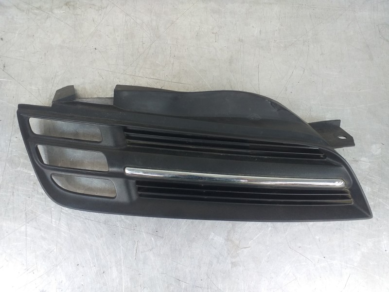 Recambio de rejilla paragolpes derecha para nissan micra (k12e) acenta referencia OEM IAM 62320AX600  