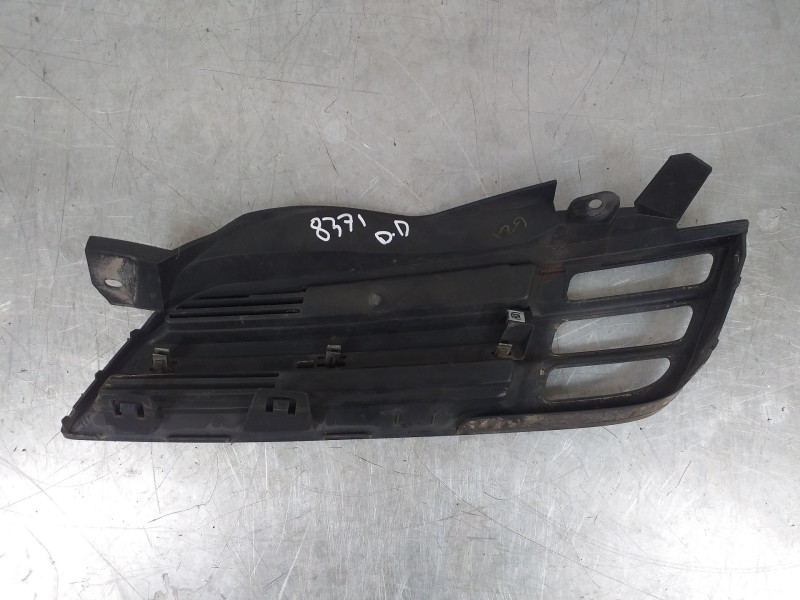 Recambio de rejilla paragolpes derecha para nissan micra (k12e) acenta referencia OEM IAM 62320AX600  