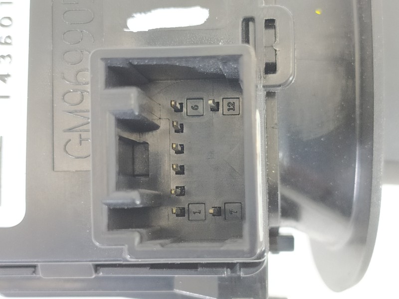 Recambio de mando intermitentes para chevrolet malibu ltz referencia OEM IAM 94745683  