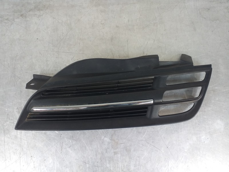Recambio de rejilla paragolpes izquierda para nissan micra (k12e) acenta referencia OEM IAM 62330AX600  