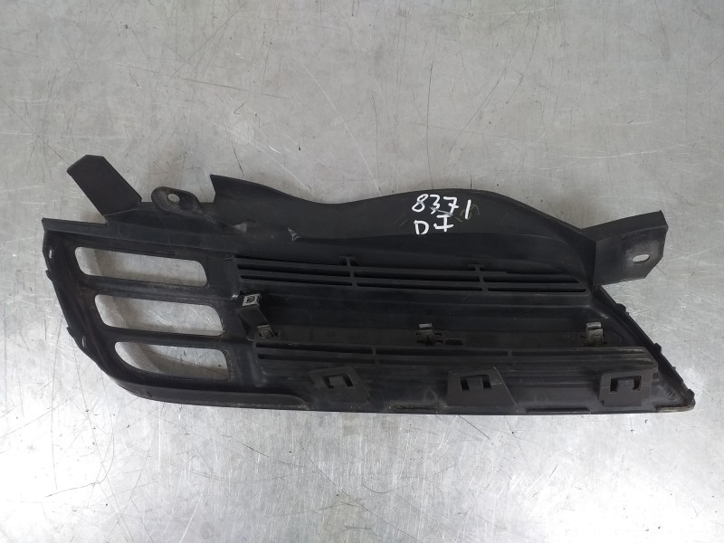 Recambio de rejilla paragolpes izquierda para nissan micra (k12e) acenta referencia OEM IAM 62330AX600  