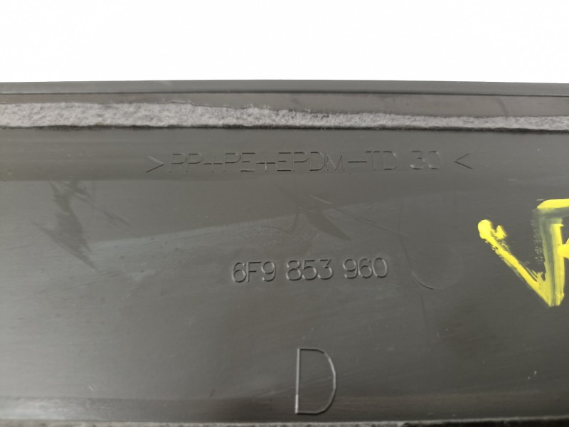 Recambio de moldura para seat arona xperience referencia OEM IAM 6F9853960  