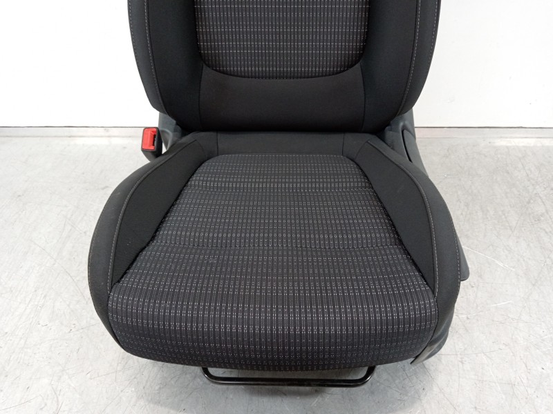 Recambio de asiento delantero izquierdo para kia stonic (ybcuv) platinum edition referencia OEM IAM   