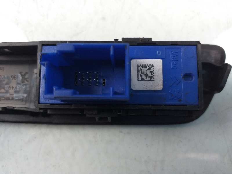 Recambio de mando multifuncion para peugeot 208 allure referencia OEM IAM 96750111ZD  