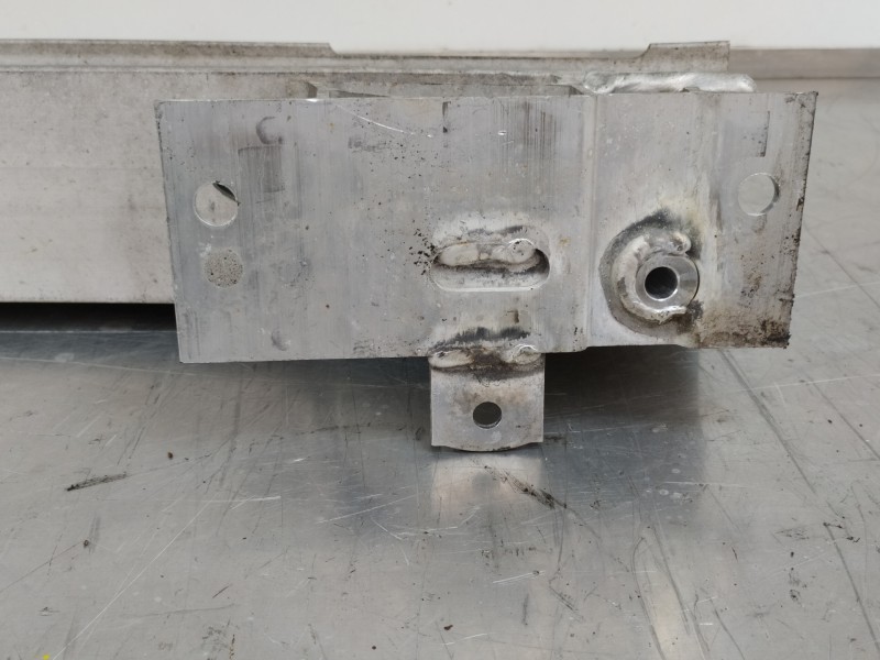 Recambio de refuerzo paragolpes trasero para chevrolet malibu ltz referencia OEM IAM 12772405  