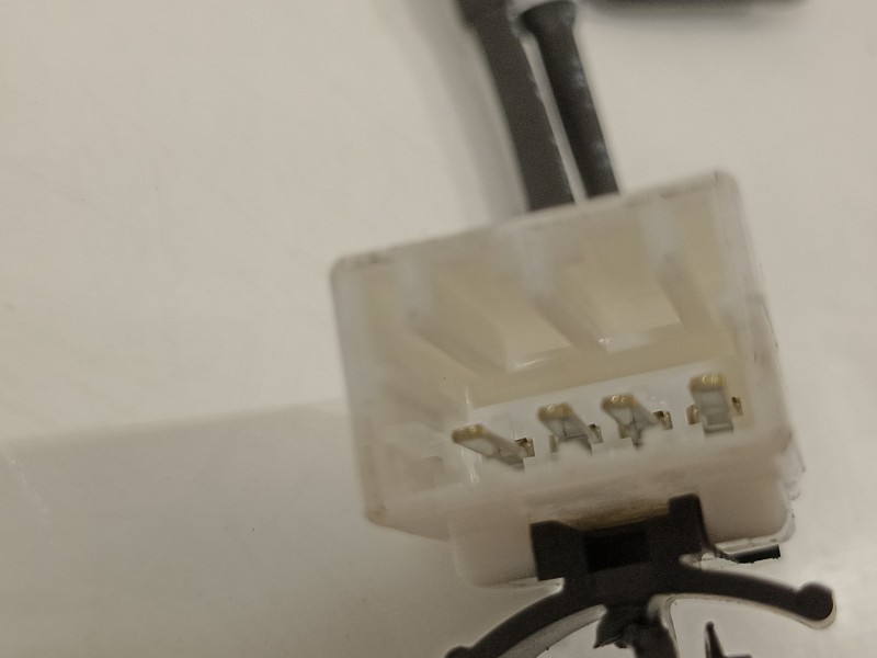 Recambio de cinturon seguridad trasero para kia stonic (ybcuv) platinum edition referencia OEM IAM 898B0H8200WK  