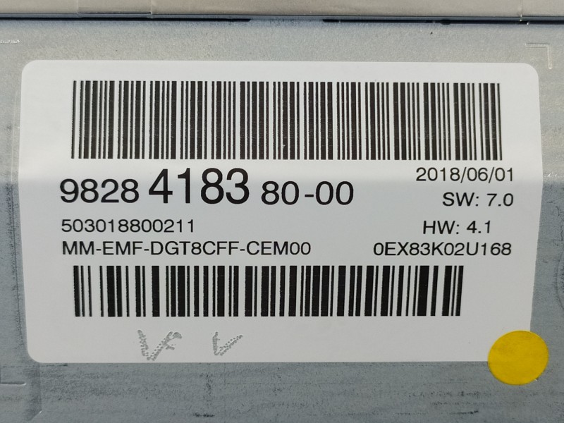 Recambio de pantalla multifuncion para peugeot 3008 allure referencia OEM IAM 9828418380  