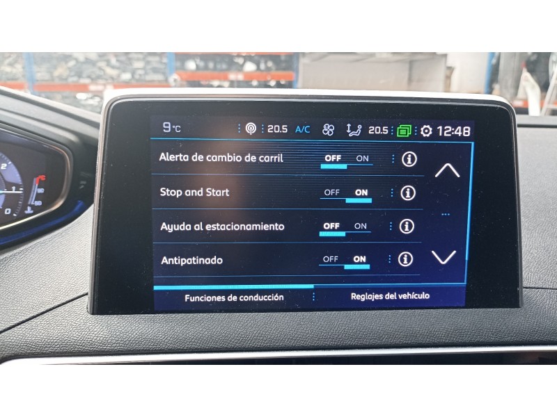 Recambio de pantalla multifuncion para peugeot 3008 allure referencia OEM IAM 9828418380  
