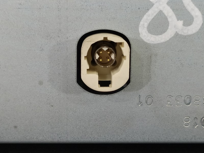 Recambio de pantalla multifuncion para peugeot 3008 allure referencia OEM IAM 9828418380  