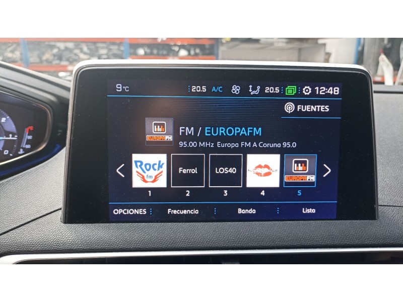 Recambio de pantalla multifuncion para peugeot 3008 allure referencia OEM IAM 9828418380  