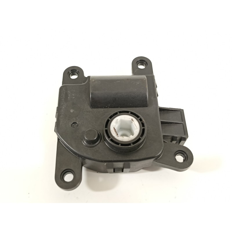 Recambio de motor apertura trampillas climatizador para kia stonic (ybcuv) platinum edition referencia OEM IAM H400730881 3H29 