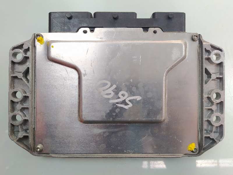 Recambio de centralita motor uce para renault megane ii coupe/cabrio dynamique referencia OEM IAM 8200509516 8200509552 