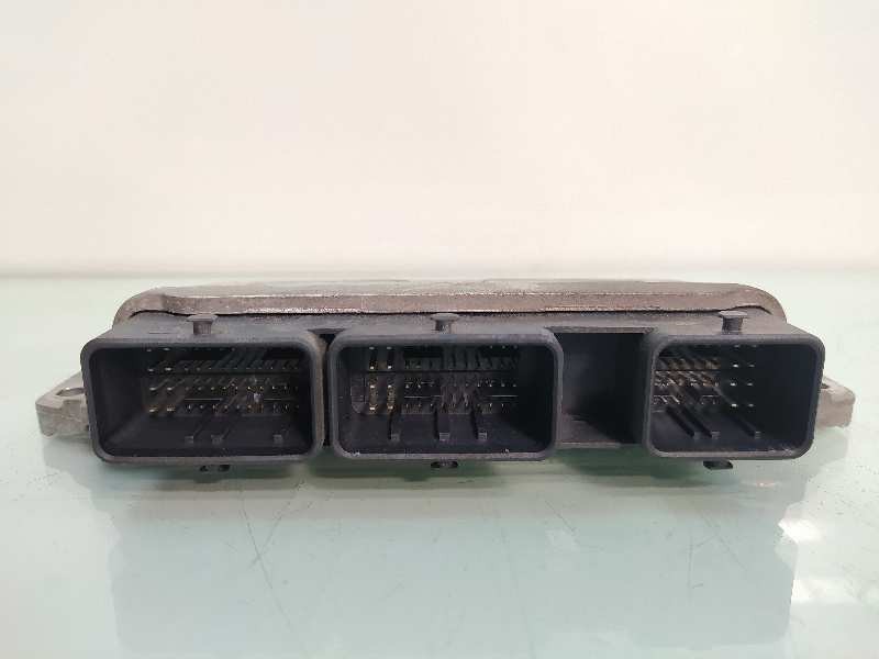 Recambio de centralita motor uce para renault megane ii coupe/cabrio dynamique referencia OEM IAM 8200509516 8200509552 