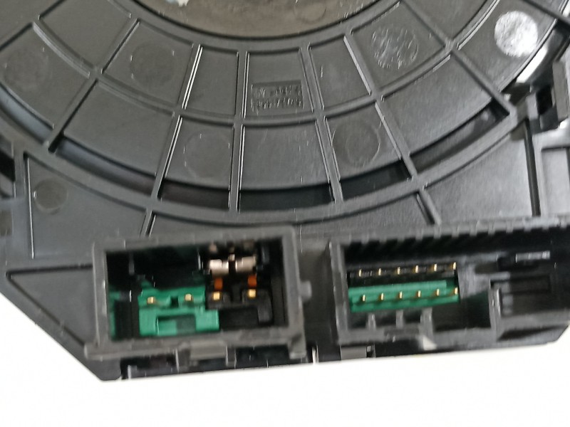 Recambio de anillo airbag para kia stonic (ybcuv) platinum edition referencia OEM IAM 93490H8210  