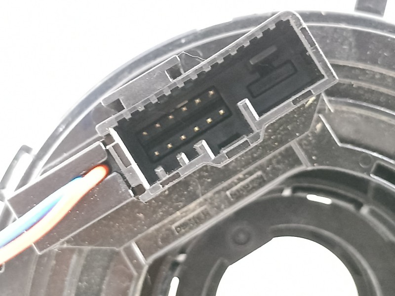 Recambio de anillo airbag para kia stonic (ybcuv) platinum edition referencia OEM IAM 93490H8210  