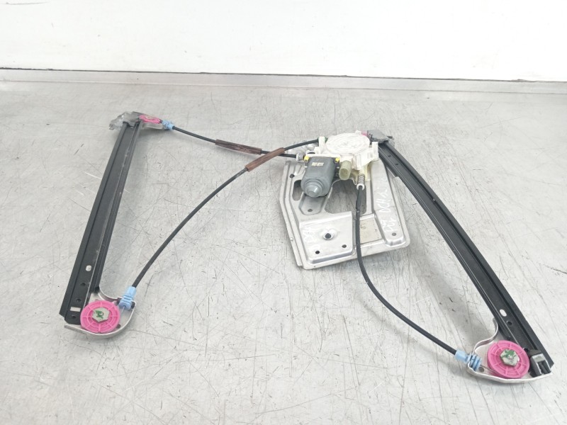 Recambio de elevalunas delantero derecho para bmw serie 5 berlina (e39) 520i referencia OEM IAM 67628360512  