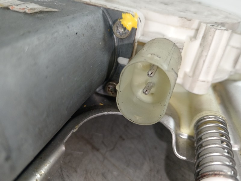 Recambio de elevalunas delantero derecho para bmw serie 5 berlina (e39) 520i referencia OEM IAM 67628360512  