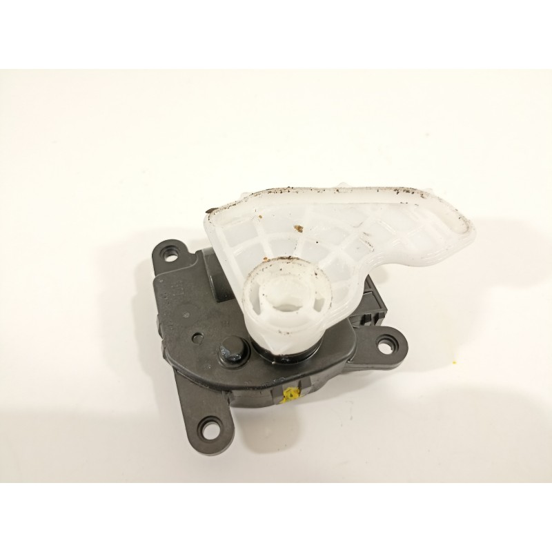 Recambio de motor apertura trampillas climatizador para kia stonic (ybcuv) platinum edition referencia OEM IAM H400730881 3H27 