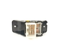 Recambio de mando elevalunas delantero derecho para kia stonic (ybcuv) platinum edition referencia OEM IAM 93575H8000WK   2