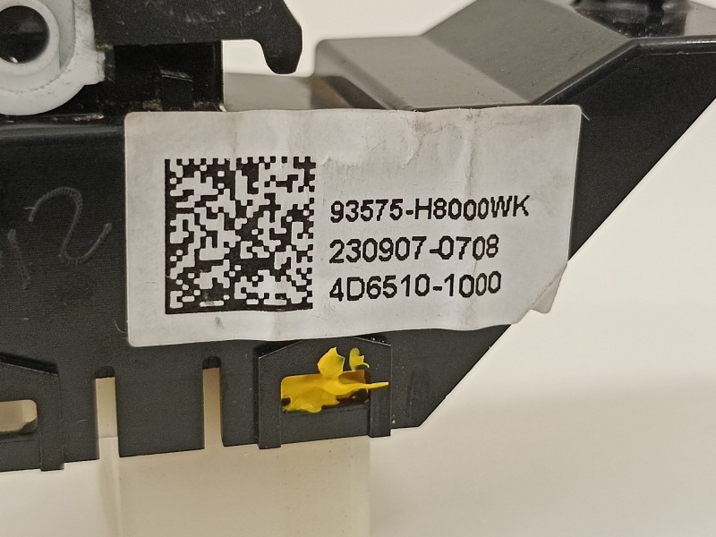 Recambio de mando elevalunas delantero derecho para kia stonic (ybcuv) platinum edition referencia OEM IAM 93575H8000WK  