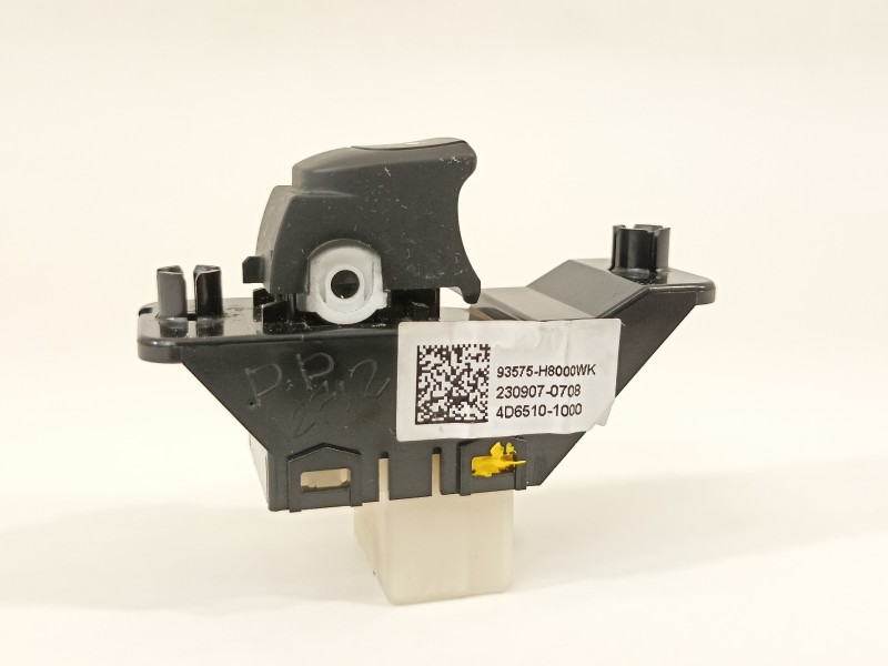 Recambio de mando elevalunas delantero derecho para kia stonic (ybcuv) platinum edition referencia OEM IAM 93575H8000WK  