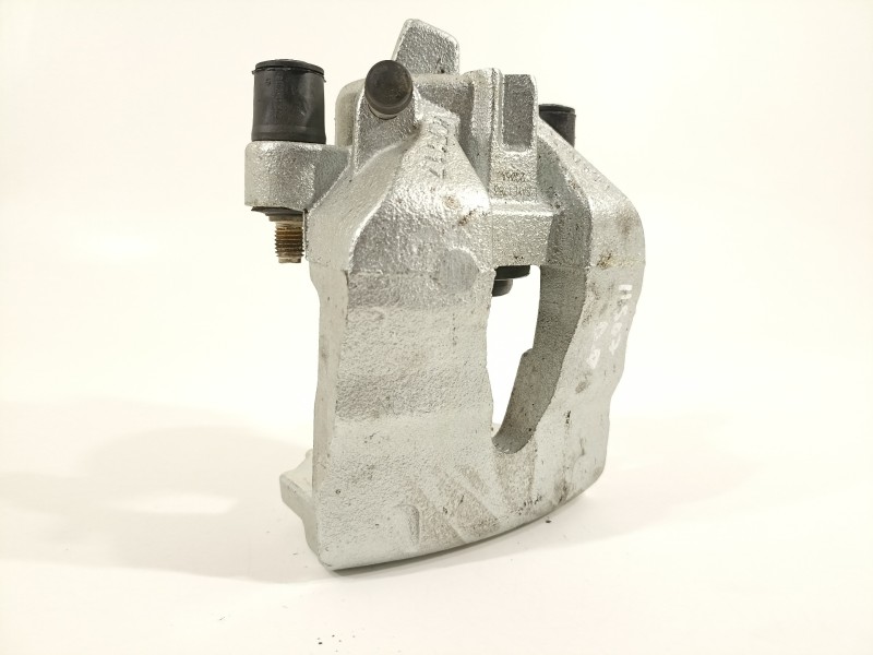 Recambio de pinza freno delantera derecha para seat arona xperience referencia OEM IAM 2Q0615106AJ 2Q0615124A 