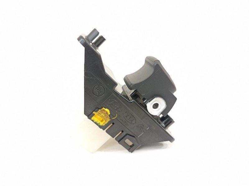 Recambio de mando elevalunas trasero derecho para kia stonic (ybcuv) platinum edition referencia OEM IAM 93590H8000WK  