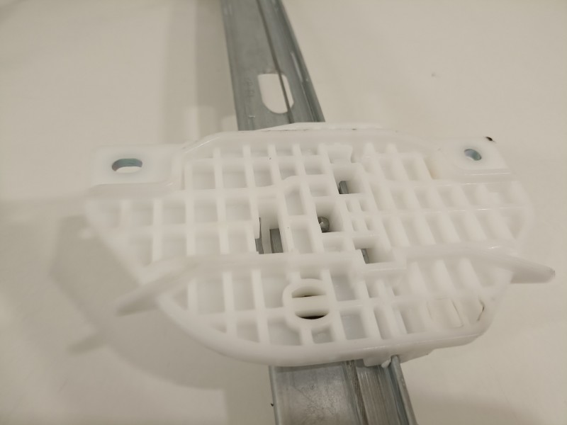 Recambio de elevalunas delantero izquierdo para kia stonic (ybcuv) platinum edition referencia OEM IAM 82401H8110 82450H010 