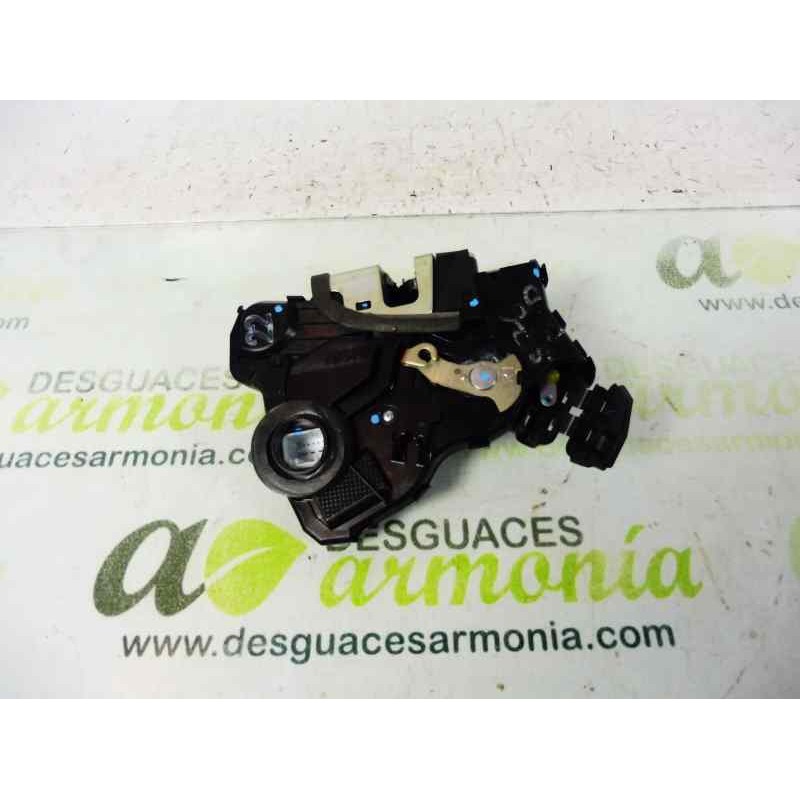 Recambio de cerradura puerta delantera derecha para toyota hilux (kun) cabina doble vxl 4x4 referencia OEM IAM 6903002600  