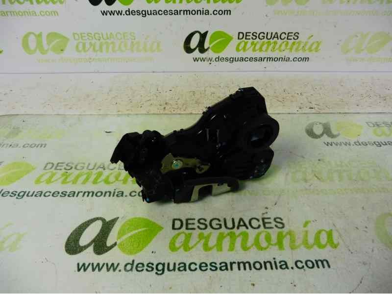 Recambio de cerradura puerta delantera derecha para toyota hilux (kun) cabina doble vxl 4x4 referencia OEM IAM 6903002600  