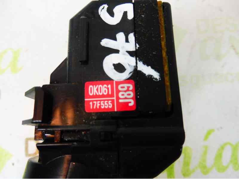 Recambio de mando limpia para toyota hilux (kun) cabina doble vxl 4x4 referencia OEM IAM 0K061 17F555 