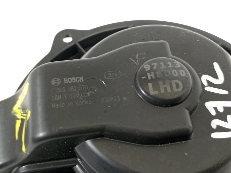 Recambio de ventilador calefaccion para kia stonic (ybcuv) platinum edition referencia OEM IAM 97113H8000 F00S3B2570 