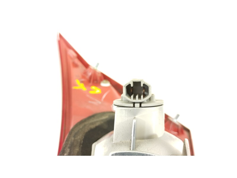 Recambio de piloto trasero izquierdo para toyota auris hybrid active referencia OEM IAM 8159102490  