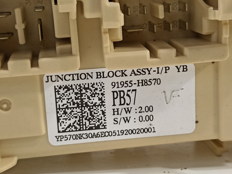 Recambio de caja reles / fusibles para kia stonic (ybcuv) platinum edition referencia OEM IAM 91955H8570  