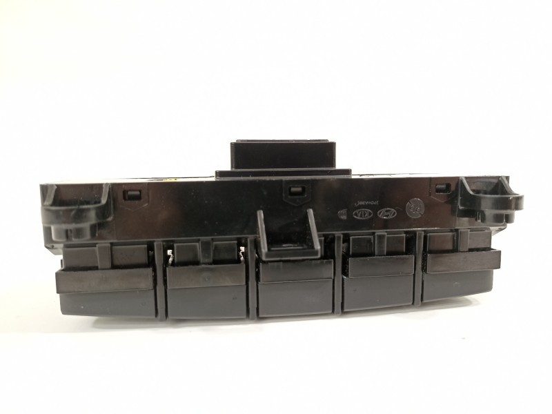 Recambio de mando multifuncion para kia stonic (ybcuv) platinum edition referencia OEM IAM 93300H8AF0  