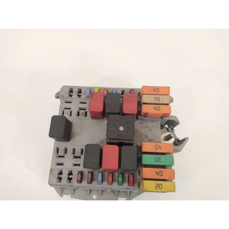 Recambio de caja reles / fusibles para fiat doblo (119) 1.3 16v multijet active com. (55kw) referencia OEM IAM 51763771  