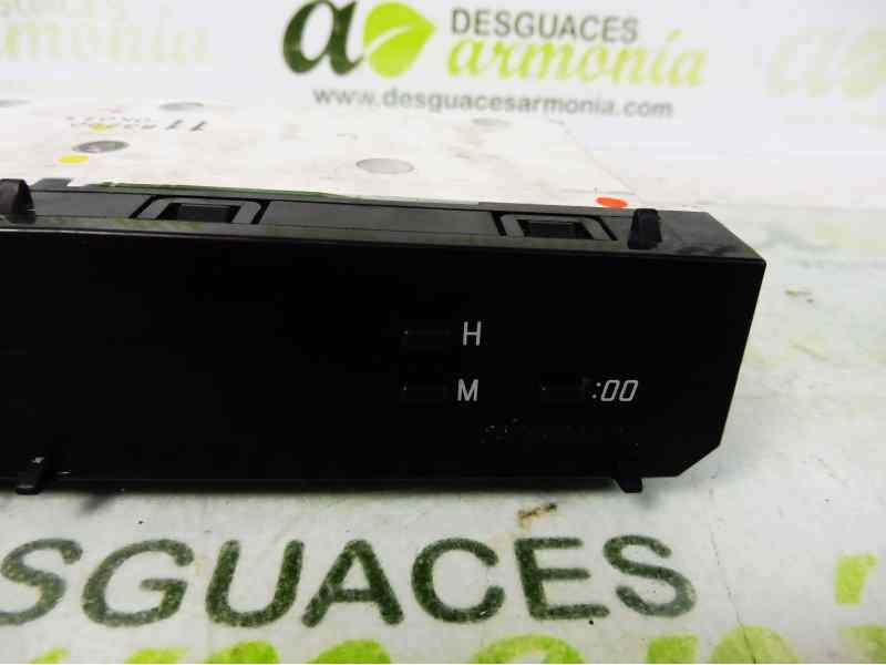 Recambio de pantalla multifuncion para toyota hilux (kun) cabina doble vxl 4x4 referencia OEM IAM 11832900K011  