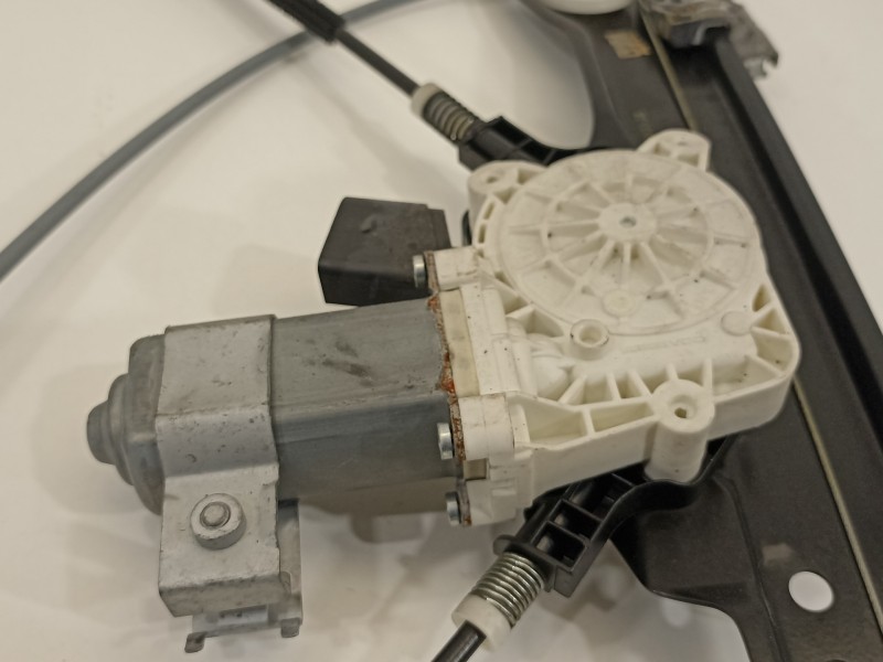 Recambio de elevalunas delantero derecho para bmw serie 5 berlina (e60) 530d referencia OEM IAM 51337184384  