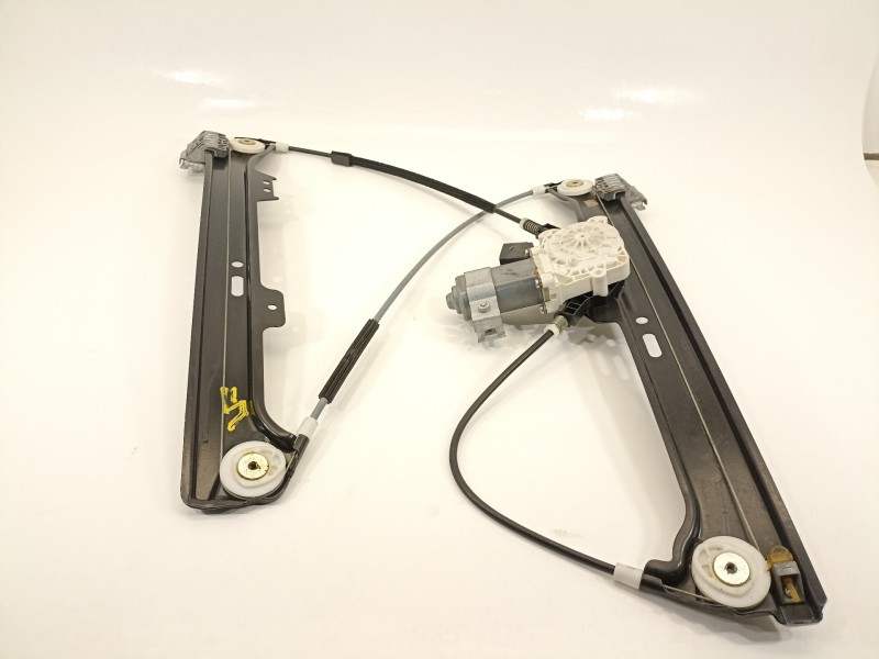 Recambio de elevalunas delantero derecho para bmw serie 5 berlina (e60) 530d referencia OEM IAM 51337184384  