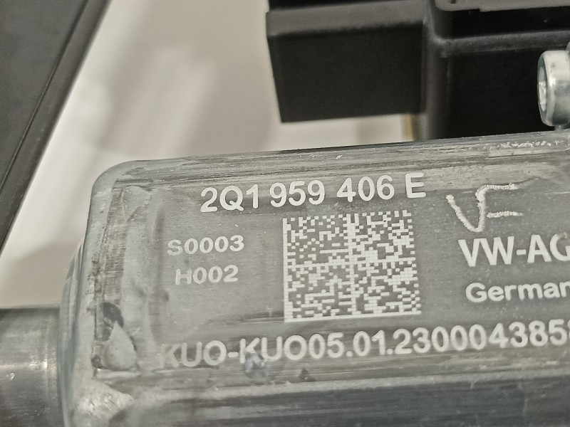 Recambio de elevalunas delantero derecho para seat arona xperience referencia OEM IAM 6F9837462D 2Q1959406E 0130822064