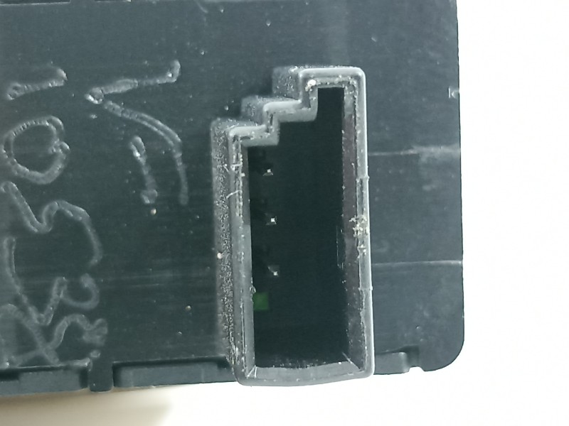 Recambio de mando elevalunas trasero derecho para bmw x5 (e70) xdrive30d referencia OEM IAM 61316945876  