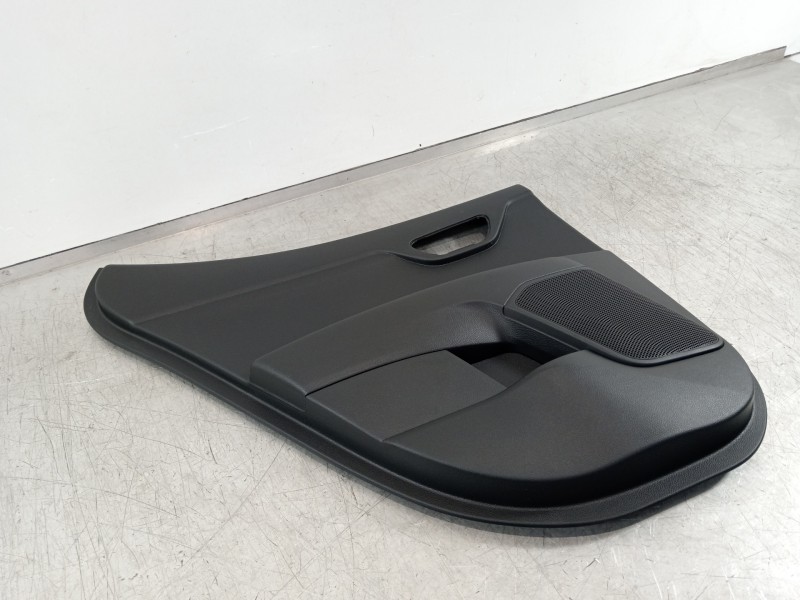 Recambio de guarnecido puerta trasera izquierda para kia stonic (ybcuv) platinum edition referencia OEM IAM 83301H8510WK  