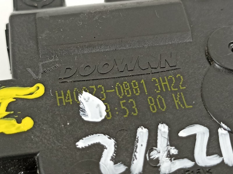 Recambio de motor apertura trampillas climatizador para kia stonic (ybcuv) platinum edition referencia OEM IAM H400730881 3H22 