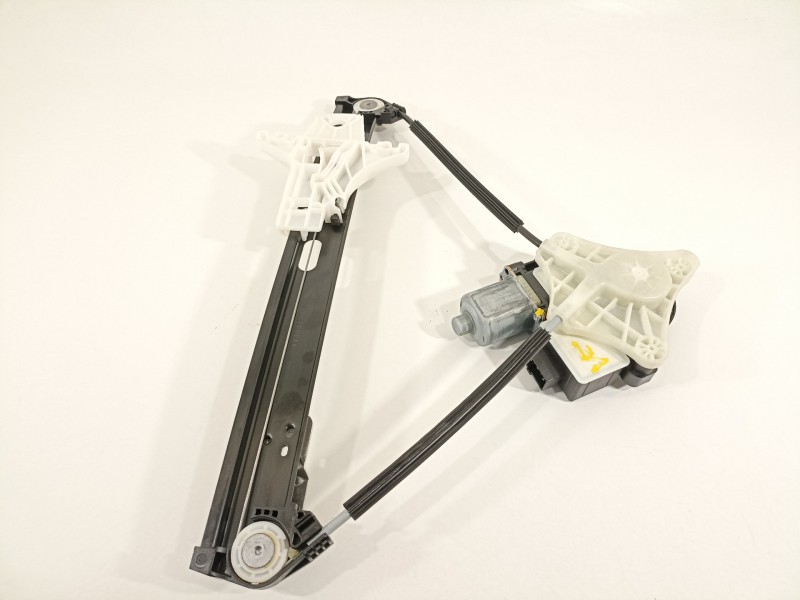 Recambio de elevalunas trasero derecho para seat arona xperience referencia OEM IAM 6F0839462D 5Q0959408D 0130822694