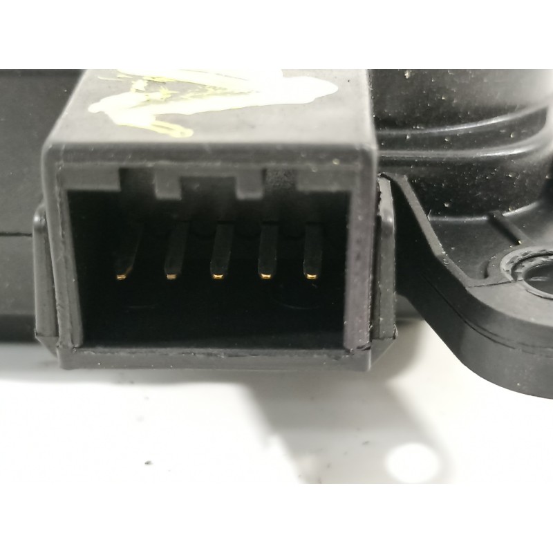 Recambio de motor apertura trampillas climatizador para kia stonic (ybcuv) platinum edition referencia OEM IAM H400730881 3H22 