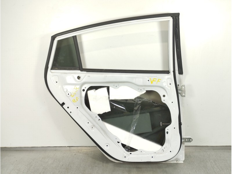 Recambio de puerta trasera izquierda para hyundai ioniq elektro referencia OEM IAM 77003G2000  